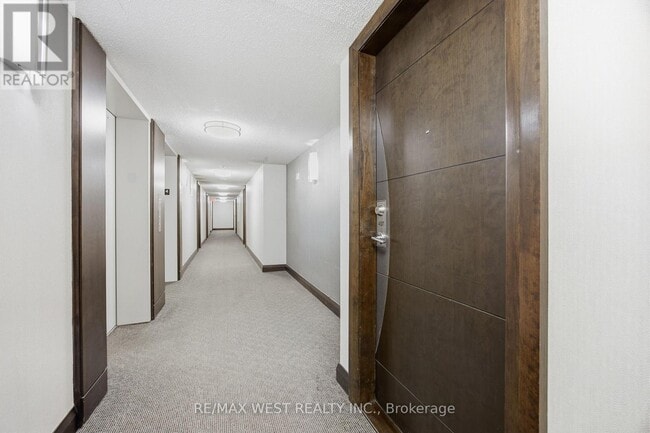 Building Photo - 75 King William Crescent