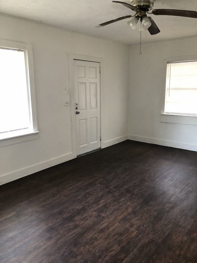 Building Photo - Renovated home with large yard
