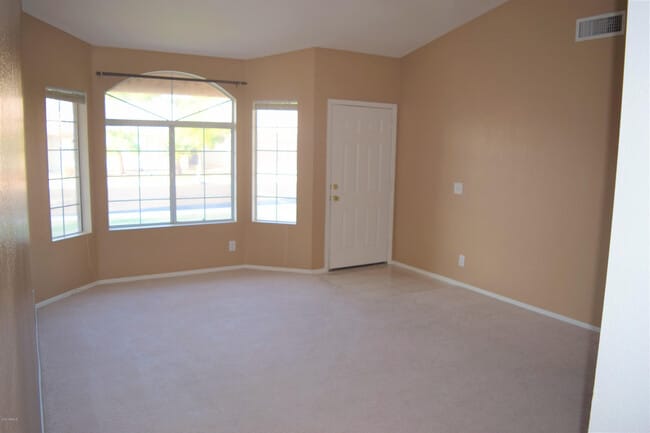 Foto del edificio - 13323 E Butler St