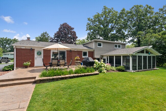 Building Photo - 3831 Lindenwood Ln
