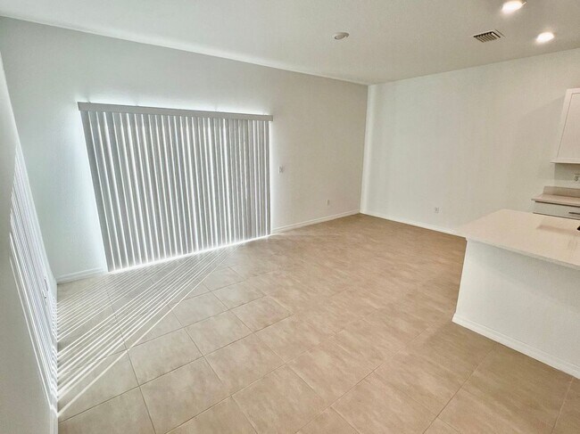 Building Photo - 5869 Biscotti St