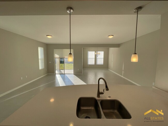 Photo - 13532 Fountainbleau Dr (Clermont, FL) Townhome