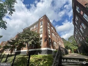 Building Photo - 1441 Spring Rd NW