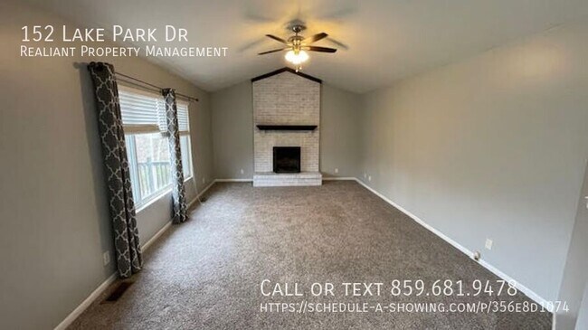 Foto del edificio - 152 Lake Park Dr
