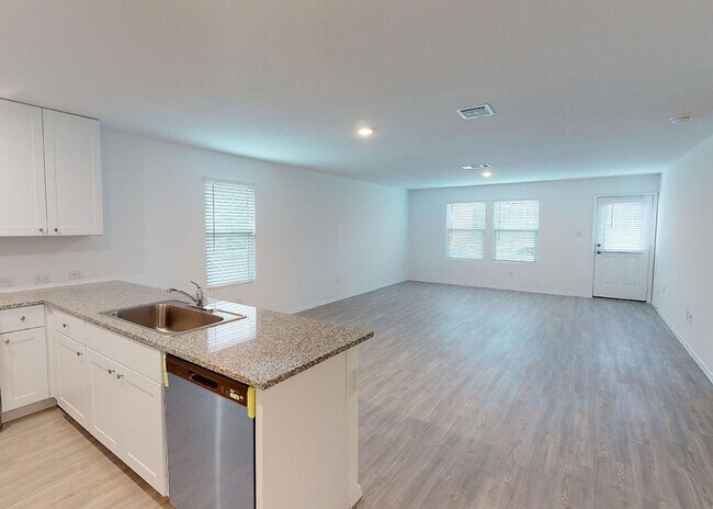 Building Photo - Updated Amenities!