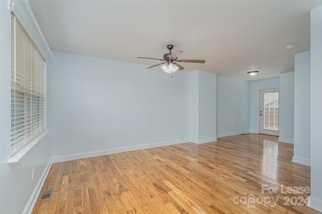 Foto del edificio - 113 Hillcrest Ave