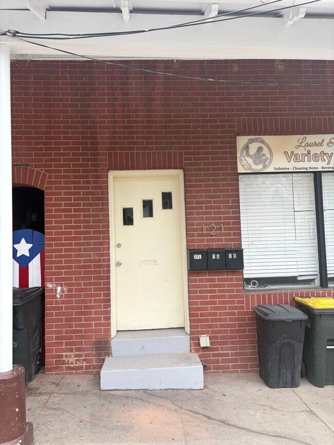 Foto del edificio - 121 Laurel St