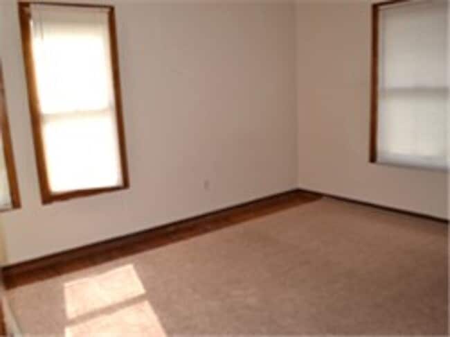 Foto del edificio - 2285-87 Indianola Ave