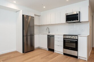 Building Photo - 99 Tyndall Ave