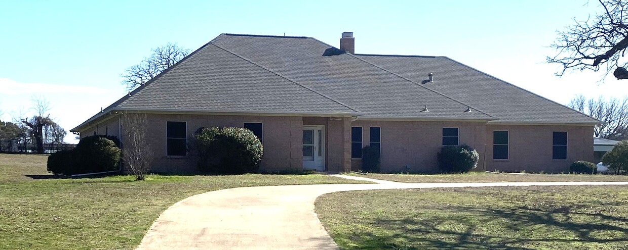 Foto principal - 3 Bed 2.5 Bath Home on 1.5 acres in Aubrey