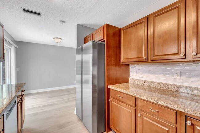 Foto del edificio - 1016 W Lakewood Rd