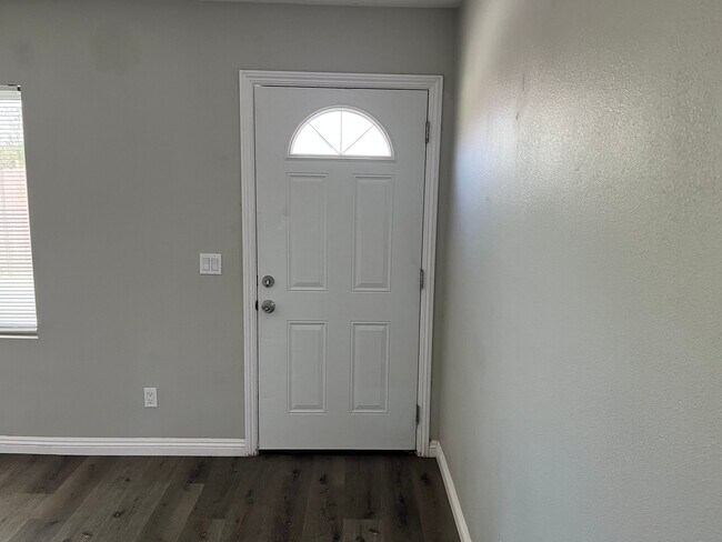 Foto del edificio - 830 California Ave