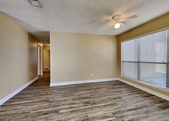 Building Photo - 7301 Seascape Dr