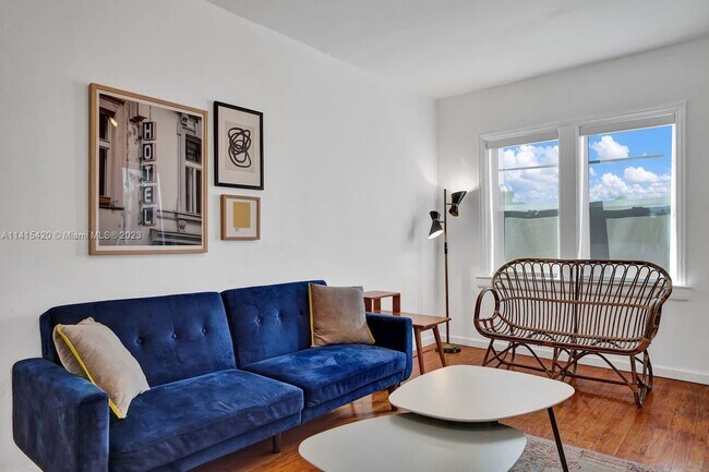 Foto del edificio - 559 NE 68th St