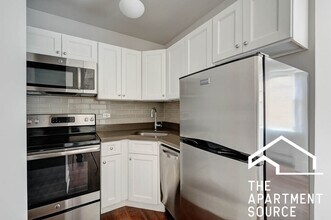 Building Photo - 817 W Lakeside Pl