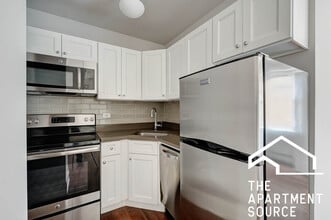 Building Photo - 817 W Lakeside Pl