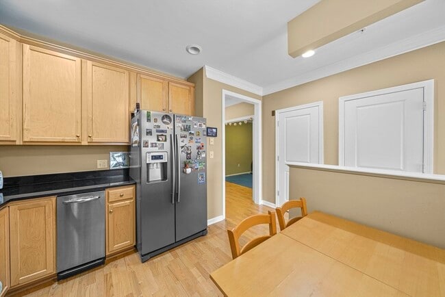 Building Photo - 204 Clocktower Dr