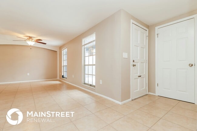 Building Photo - 3205 Moog Rd