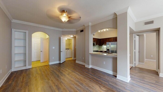 Interior Photo - THIRTY377