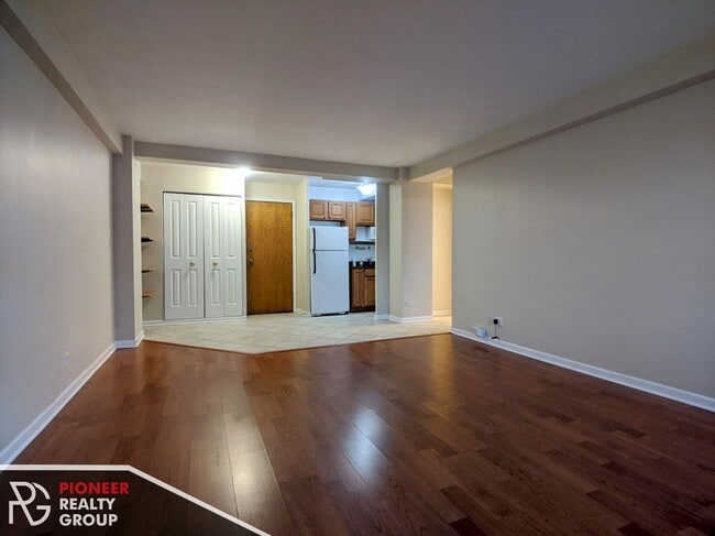 Building Photo - 4180 N Marine Dr