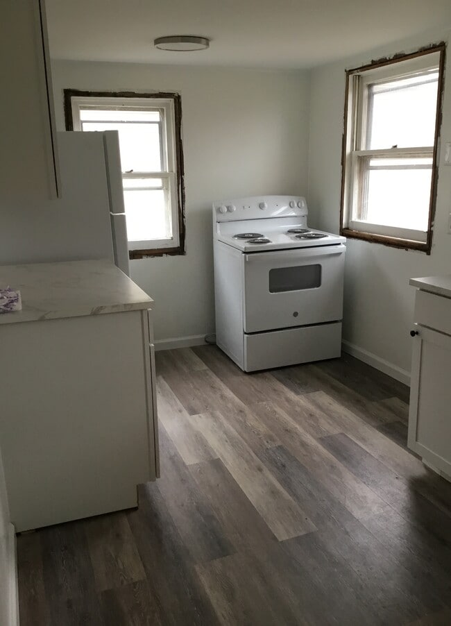 Building Photo - 19-21 Penrose Avenue