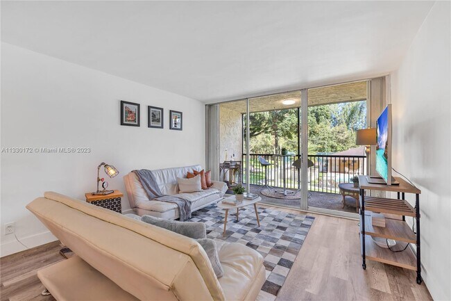 Foto del edificio - 5090 SW 64th Ave