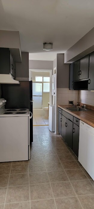 Kitchen - 8071 Hafner Ct