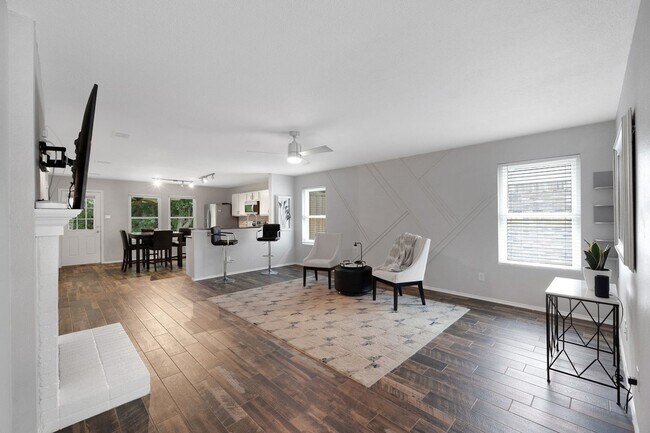 Foto del edificio - Fully Remodelled 3BR 2BATH Home with Priva...