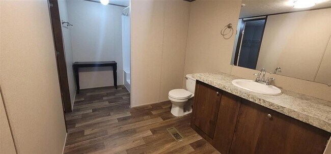 Foto del edificio - 28625 Clay Rd