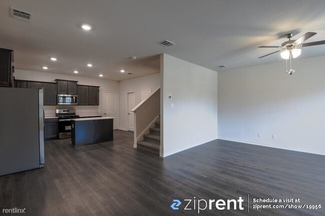 Building Photo - 3 br, 2.5 bath Townhome - 2149 Buffalo Hil...
