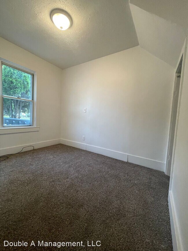 Building Photo - 3 br, 1.5 bath House - 89 Newell St.