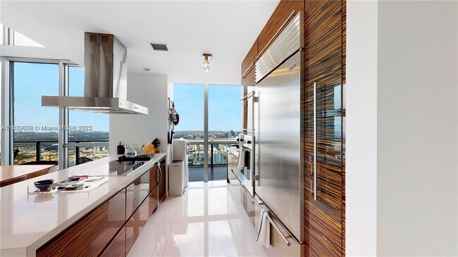 Building Photo - 1100 Biscayne Blvd