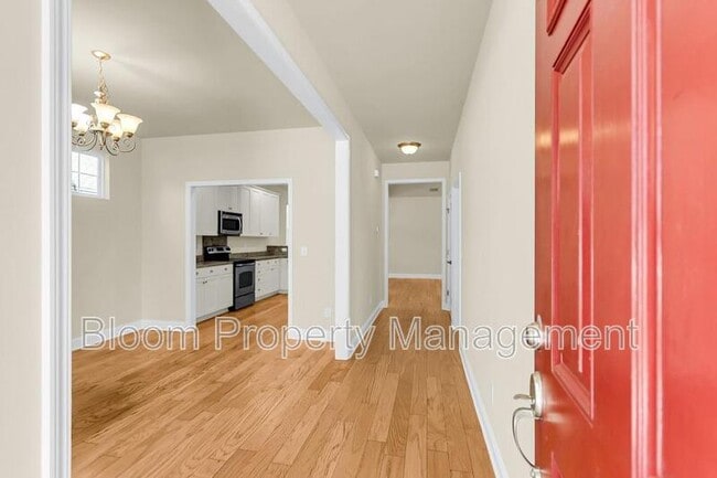 Building Photo - 2649 Lohr Dr