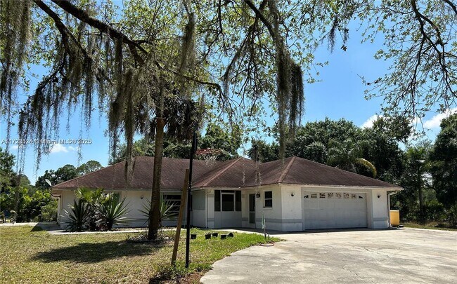 Building Photo - 9227 FL-80