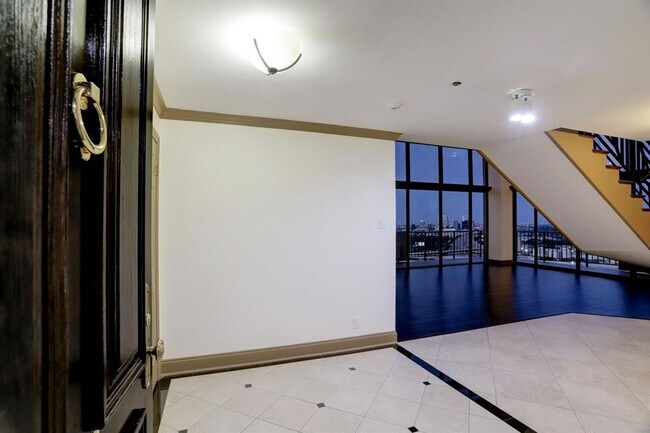 Foto del edificio - 3350 McCue Rd