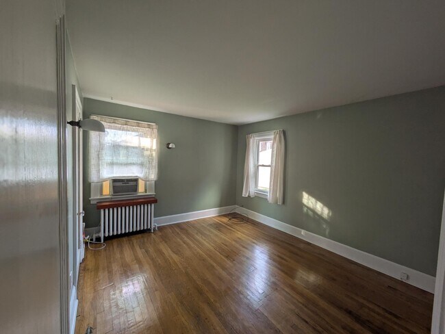 Foto del edificio - 7447 Schoyer Ave