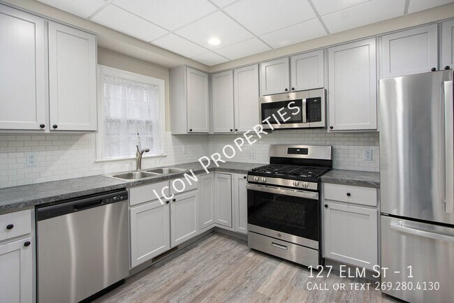 Building Photo - Luxury 2-3 bed Downtown!