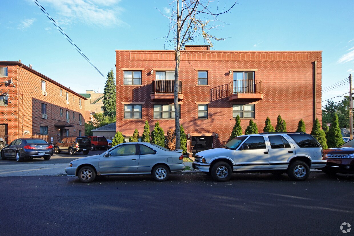 Building Photo - 212-15 43rd Ave