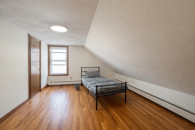 Foto del edificio - 585 Somerville Ave