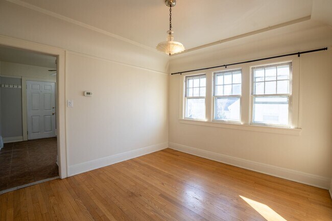 Building Photo - 2572 N 66th St