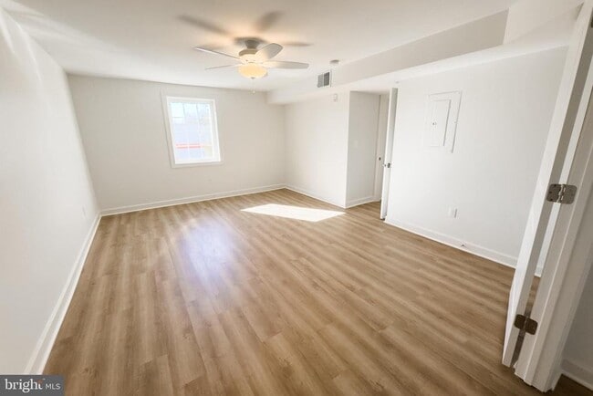 Foto del edificio - 380 Broadview Ave