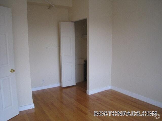 Building Photo - 475 Commonwealth Ave