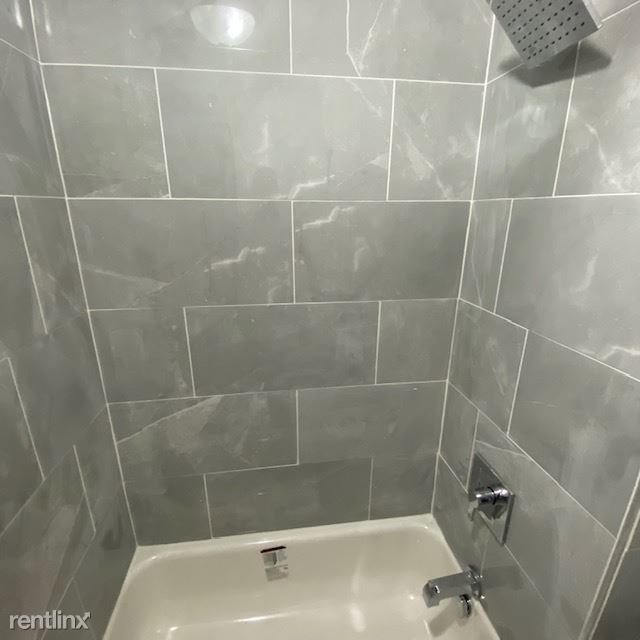 Building Photo - 3 br, 1 bath Duplex - 285 North Day Street 2