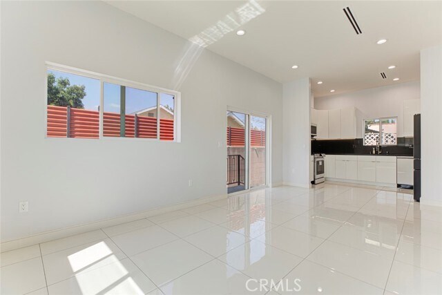 Foto del edificio - 1135 E Windsor Rd