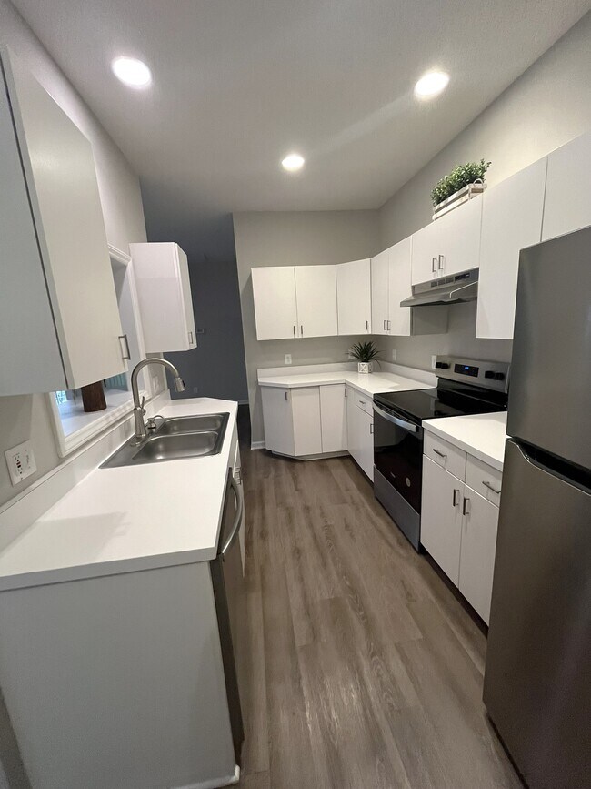 Foto del edificio - 1600 Sturdivant Dr