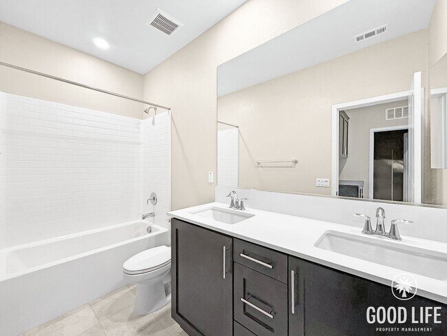Building Photo - Bright 3BD/2.5BA Townhouse in Vista with Community Pool, In-Unit Laundry & 2-Car Garage