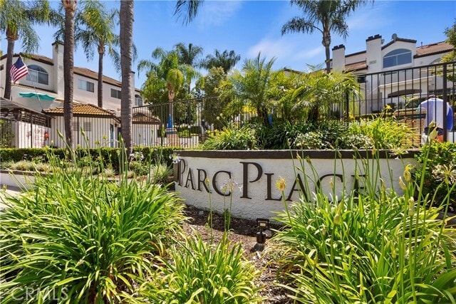 Building Photo - 13133 Le Parc Blvd