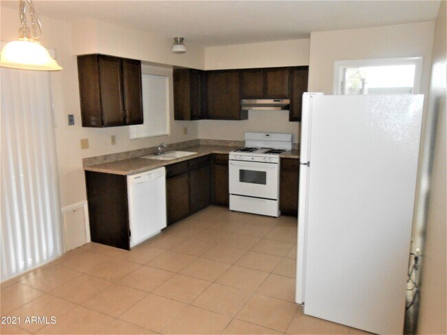 Foto del edificio - 2311 E Beck Ln