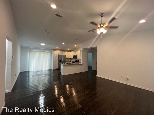 Foto del edificio - 3 br, 2 bath House - 20 Maple Crse