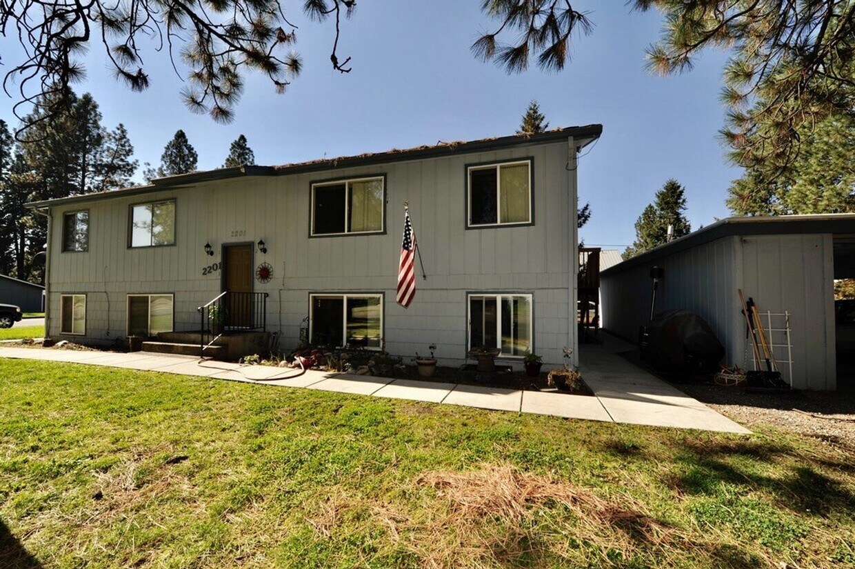 Primary Photo - Newly remodeled: upstairs apartment: 2 bed...